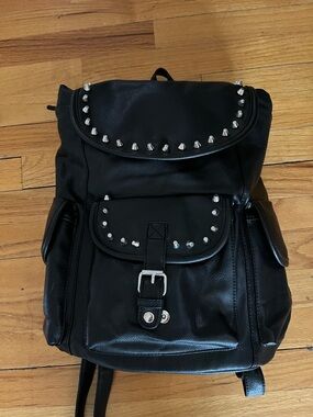 Stone Mountain Accessories Black Faux Leather Bag with Silver Accent